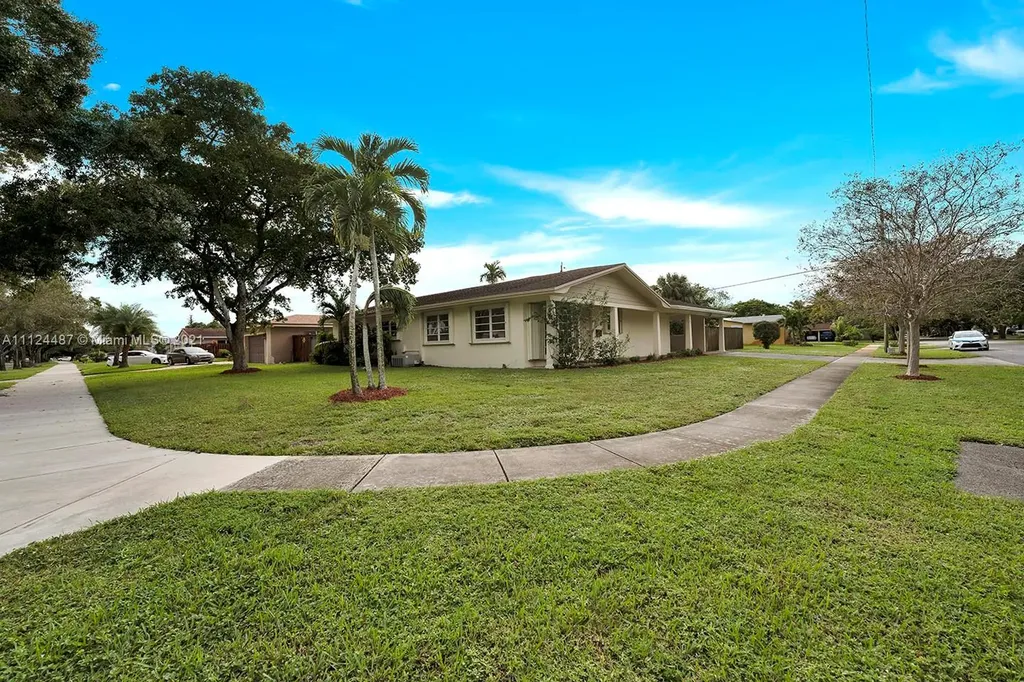 5400 SW 3rd Court Plantation FL 33317
