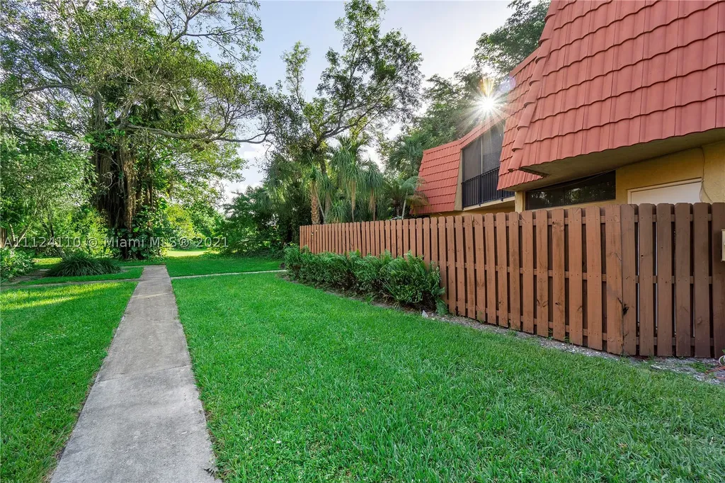 22964 Oxford Place Boca Raton FL 33433