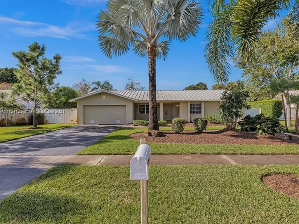 5450 SW 18th Street Plantation FL 33317