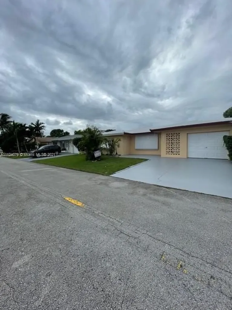 4911 NW 44th Terrace Tamarac FL 33319