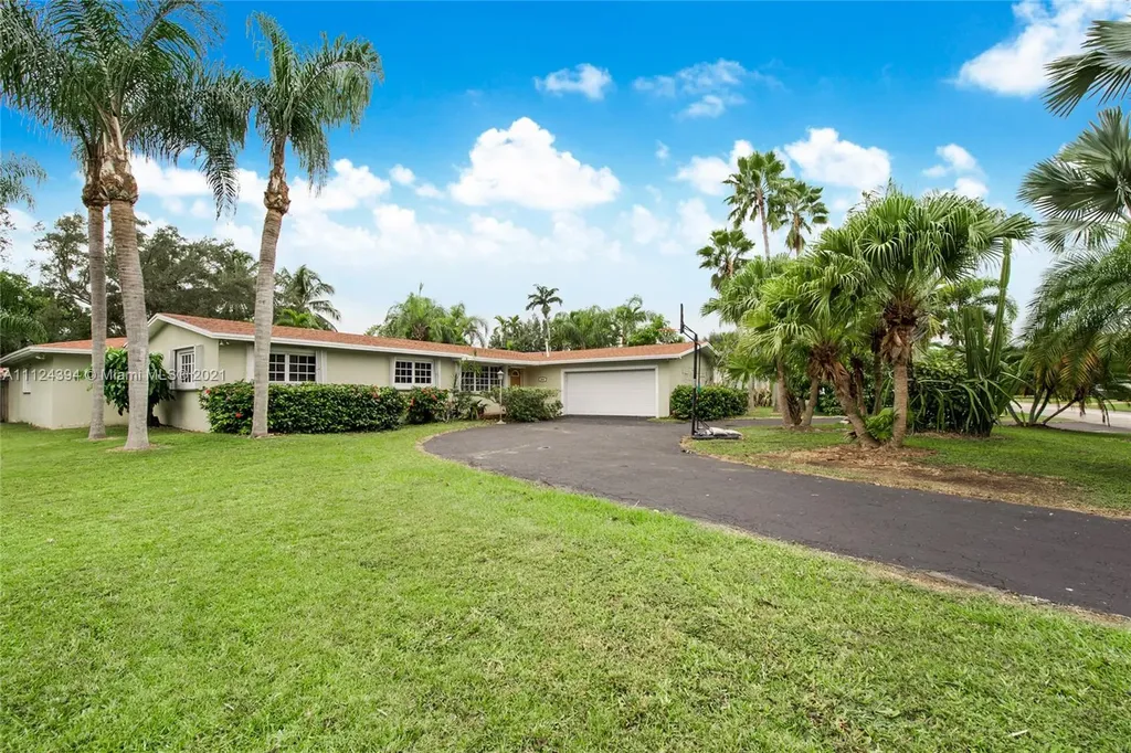8800 SW 153rd Terrace Palmetto Bay FL 33157