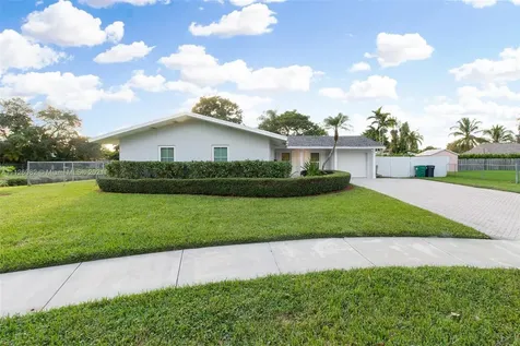 18610 SW 93rd Place Cutler Bay FL 33157