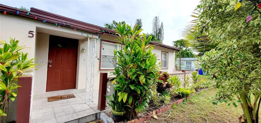 5 Ronald Road West Park FL 33023