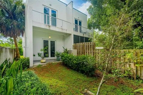 1035 NE 33rd Street Oakland Park FL 33334