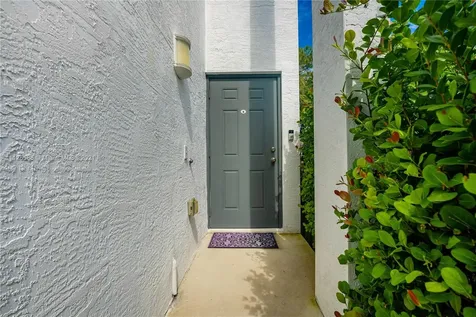 1035 NE 33rd Street Oakland Park FL 33334