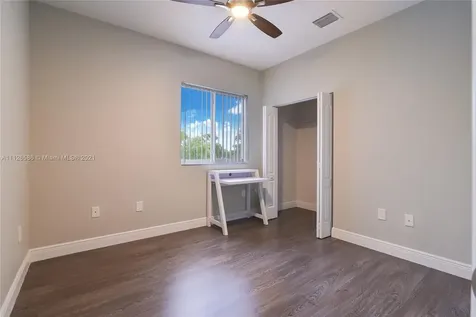 1035 NE 33rd Street Oakland Park FL 33334
