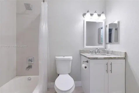1035 NE 33rd Street Oakland Park FL 33334