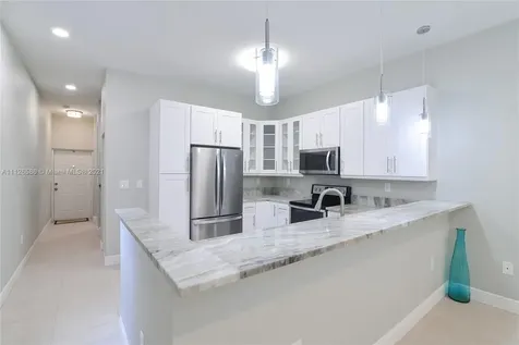 1035 NE 33rd Street Oakland Park FL 33334