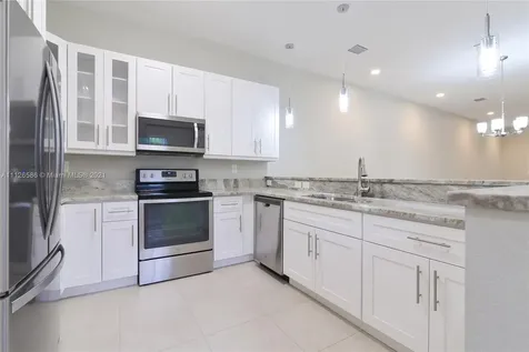 1035 NE 33rd Street Oakland Park FL 33334