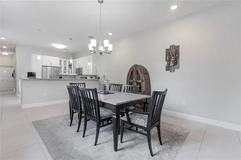 1035 NE 33rd Street Oakland Park FL 33334