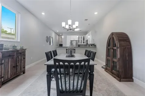 1035 NE 33rd Street Oakland Park FL 33334