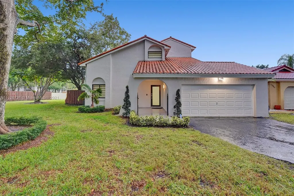 17316 NW 62nd Place Hialeah FL 33015