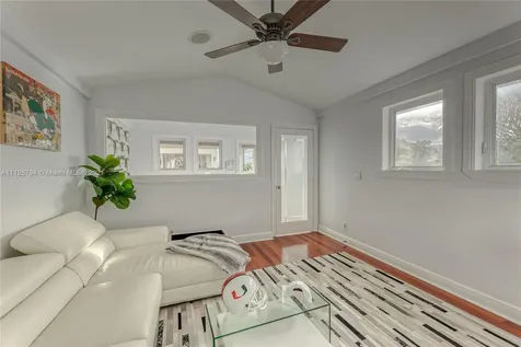 1607 NE 5th Street Fort Lauderdale FL 33301