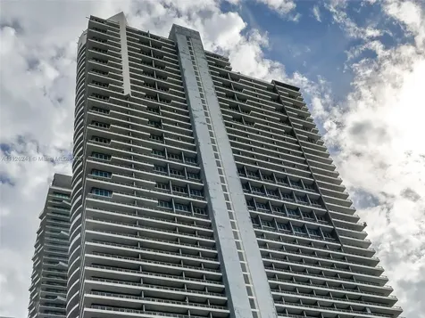60 SW 13th Street Miami FL 33130