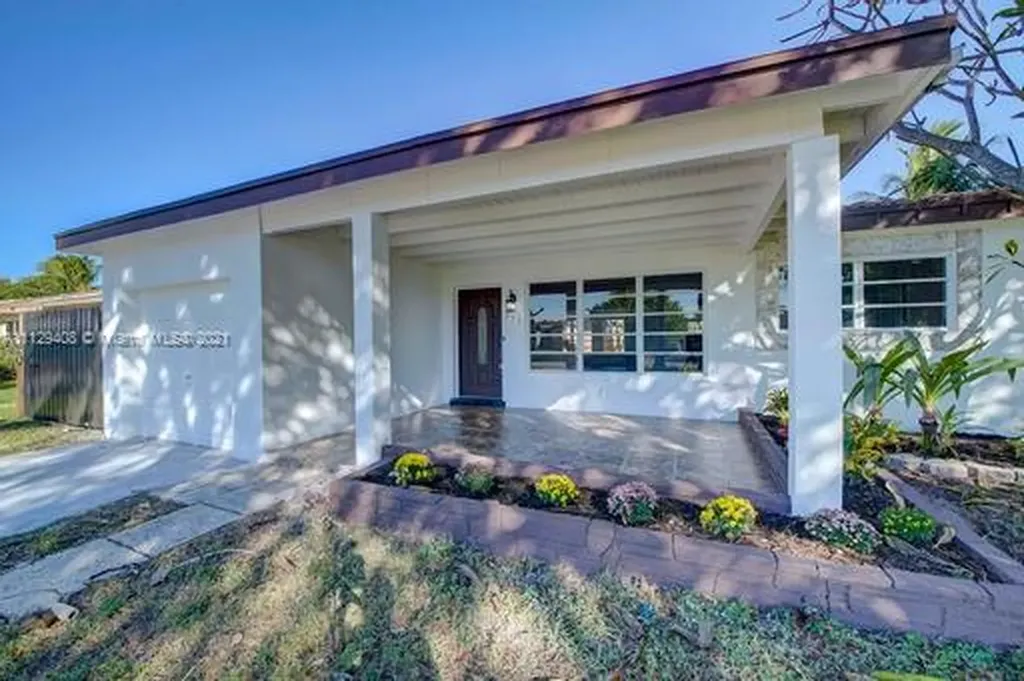 251 SW 10th Court Pompano Beach FL 33060