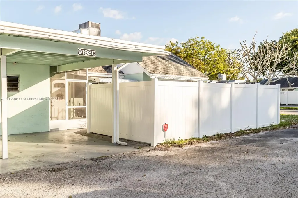 9198 SW 5th Street Boca Raton FL 33428