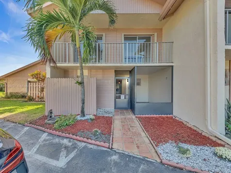 2162 Nova Village Drive Davie FL 33317