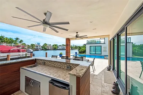 1025 Diplomat Parkway Hollywood FL 33019