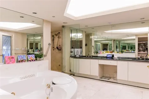 2600 Island Boulevard Aventura FL 33160