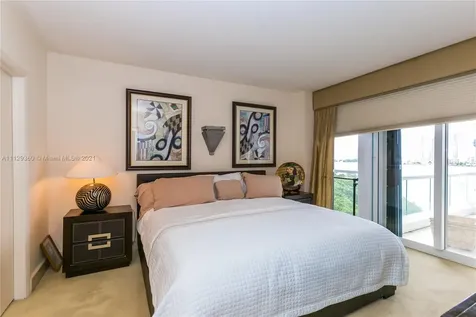 2600 Island Boulevard Aventura FL 33160