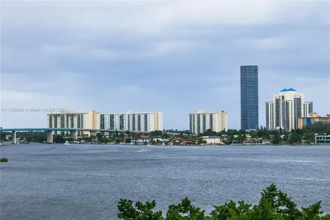 2600 Island Boulevard Aventura FL 33160