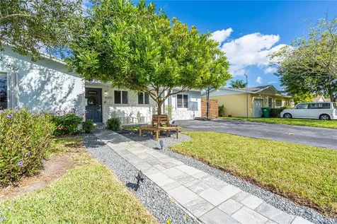9321 SW 183rd Terrace Palmetto Bay FL 33157