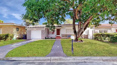 8935 Garland Avenue Surfside FL 33154