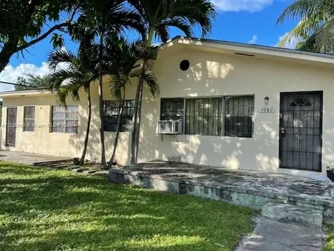 1089 NW 112th Terrace Miami FL 33168