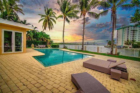 10321 E Broadview Drive Bay Harbor Islands FL 33154