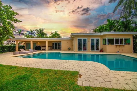 10321 E Broadview Drive Bay Harbor Islands FL 33154