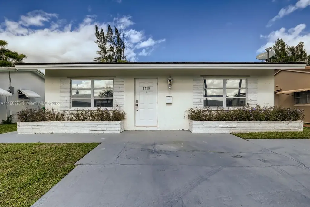 6729 NW 62nd Street Tamarac FL 33321
