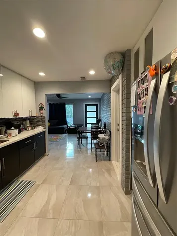 3411 N 72nd Way Hollywood FL 33024