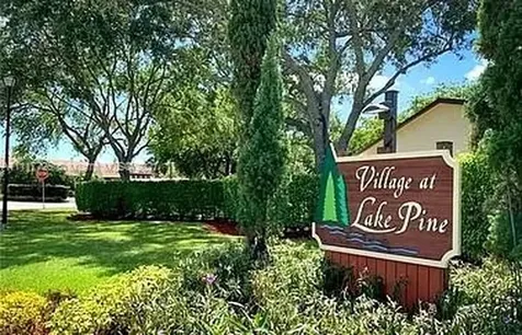 764 SW 120th Way Davie FL 33325