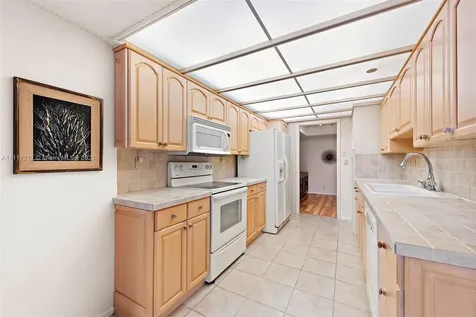 4000 Towerside Terrace Miami Shores FL 33138