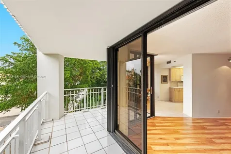 4000 Towerside Terrace Miami Shores FL 33138