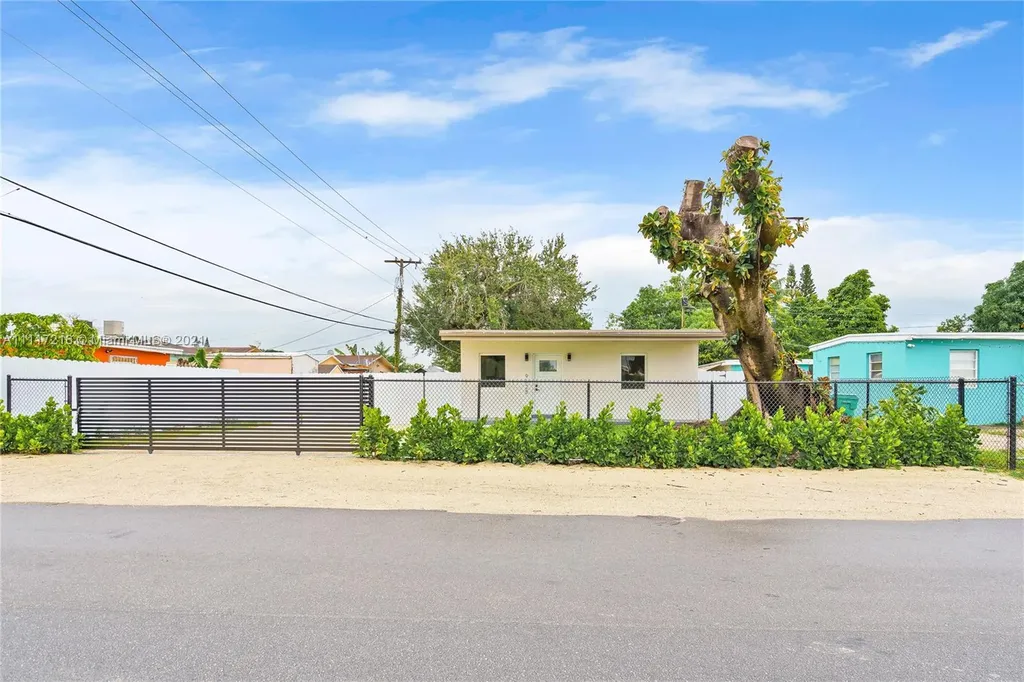 9625 NW 36th Avenue Miami FL 33147