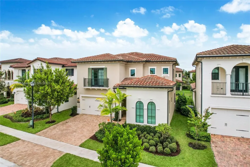 1047 SW 113th Avenue Pembroke Pines FL 33025