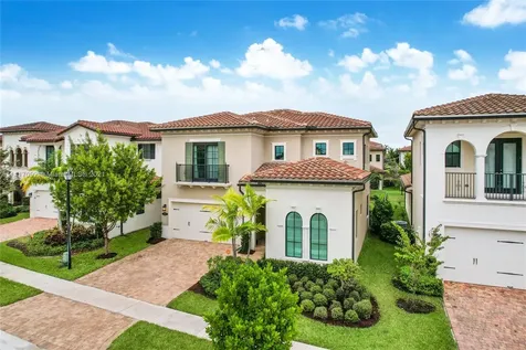 1047 SW 113th Avenue Pembroke Pines FL 33025