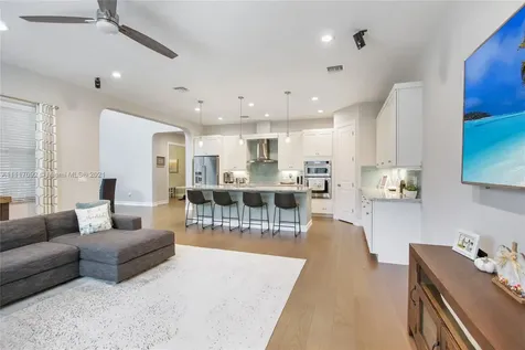 1047 SW 113th Avenue Pembroke Pines FL 33025