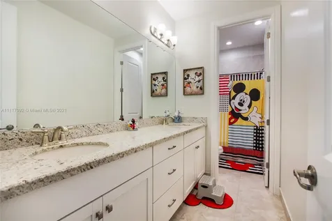 1047 SW 113th Avenue Pembroke Pines FL 33025