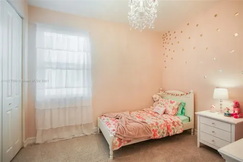 1047 SW 113th Avenue Pembroke Pines FL 33025