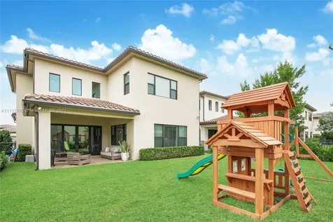 1047 SW 113th Avenue Pembroke Pines FL 33025