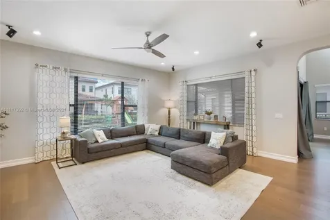 1047 SW 113th Avenue Pembroke Pines FL 33025