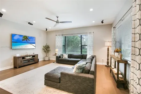 1047 SW 113th Avenue Pembroke Pines FL 33025
