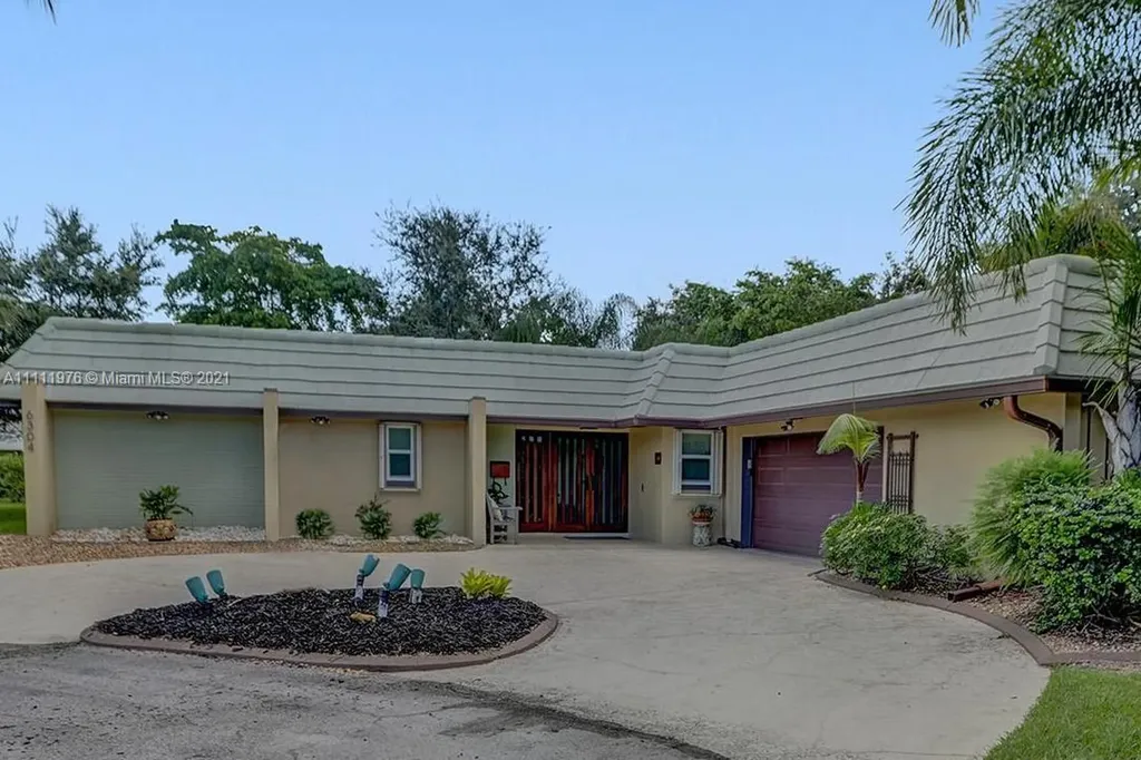 6304 Ironwood Circle Tamarac FL 33319