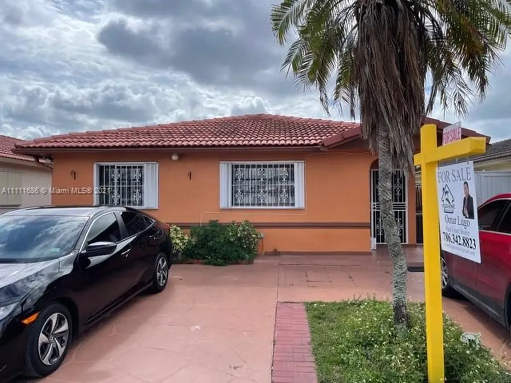 2606 W 72nd Street Hialeah FL 33016
