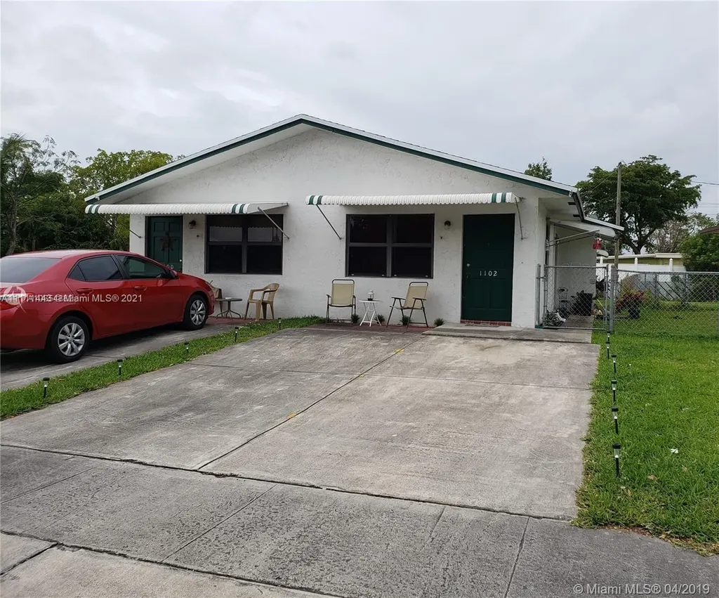 1100-1102 N 61st Avenue Hollywood FL 33024