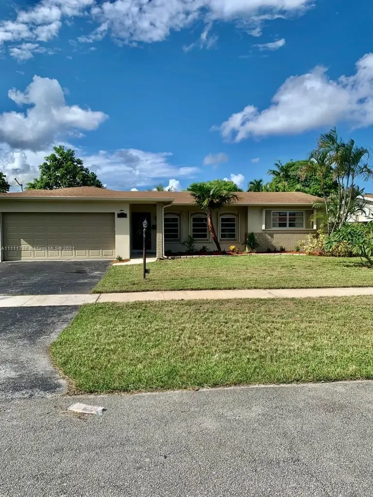 5501 Roosevelt Street Hollywood FL 33021