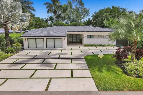7601 Coquina Drive North Bay Village FL 33141