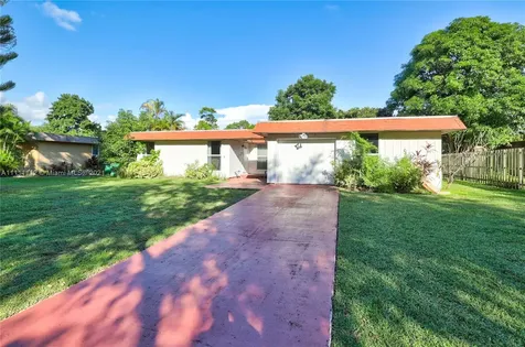 6502 NW 74th Avenue Tamarac FL 33321